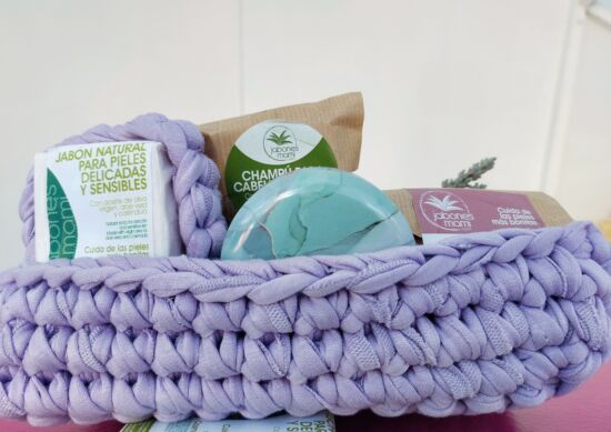 Cesta grande de cosmética natural y artesanía de Jabones Mami