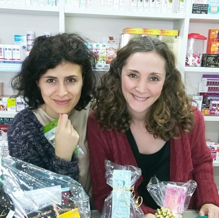 Laura y Viky en el herbolario Herbarium Madrid